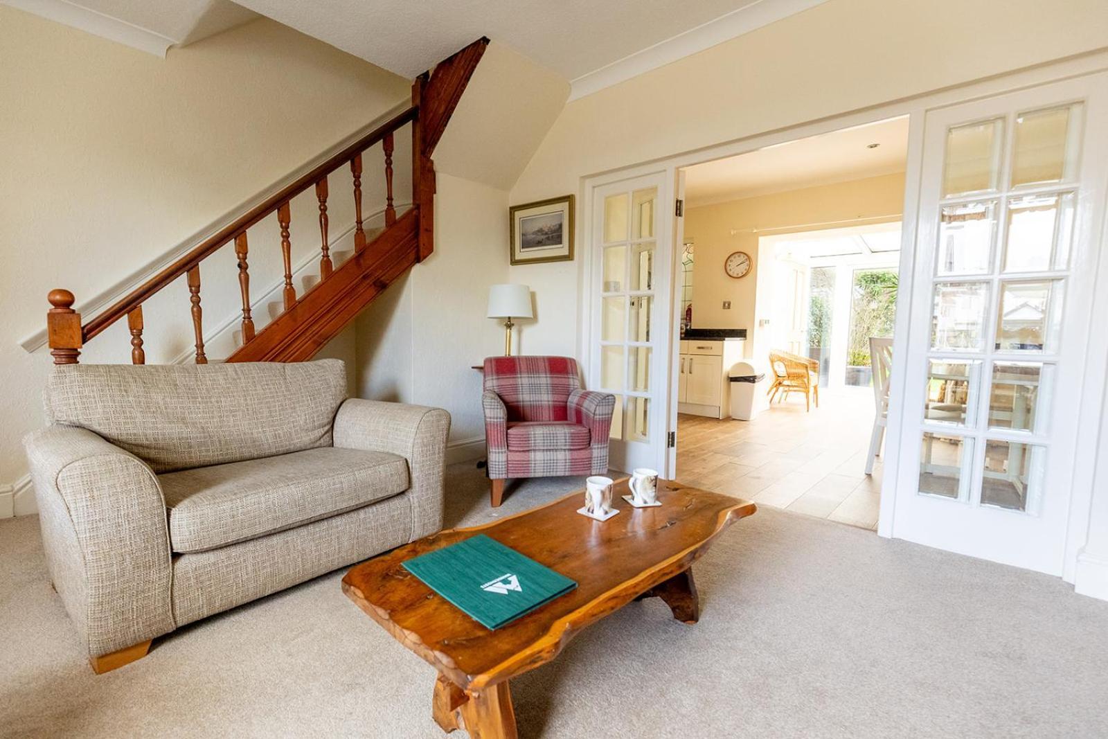 Fir Tree Cottage - Cosy 3 Bed Cottage In Penrhyn Bay With Beautiful Sea Views And Access To Snowdonia Rhôs-on-Sea Exteriör bild