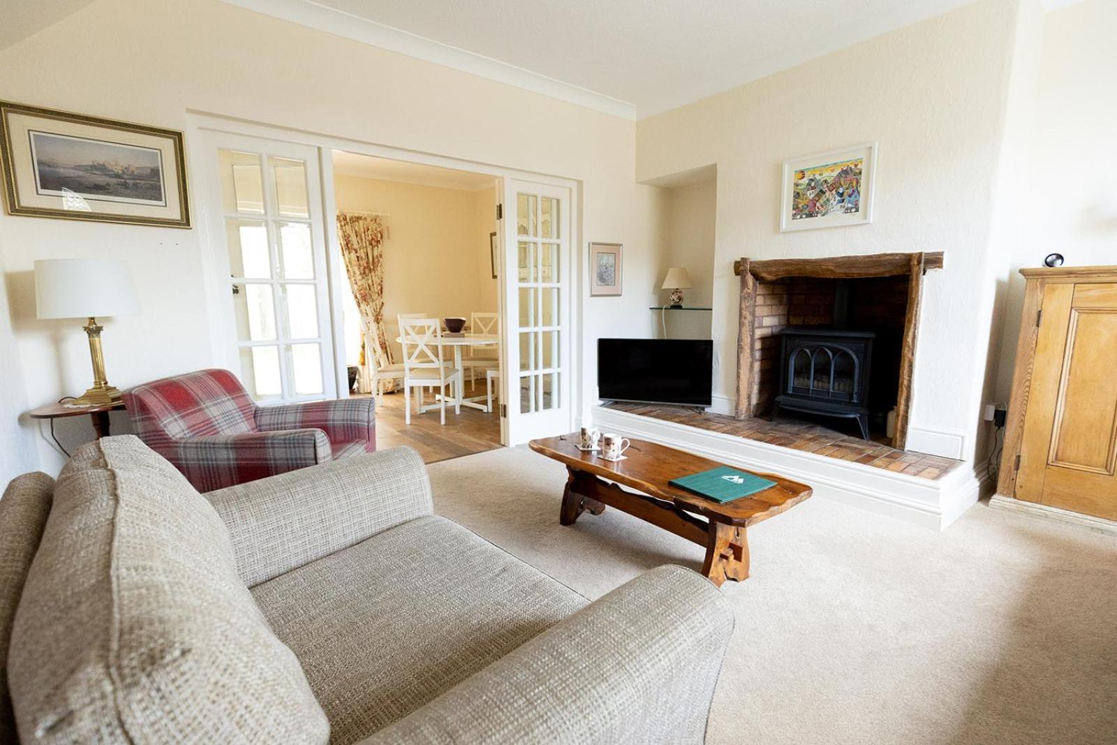 Fir Tree Cottage - Cosy 3 Bed Cottage In Penrhyn Bay With Beautiful Sea Views And Access To Snowdonia Rhôs-on-Sea Exteriör bild